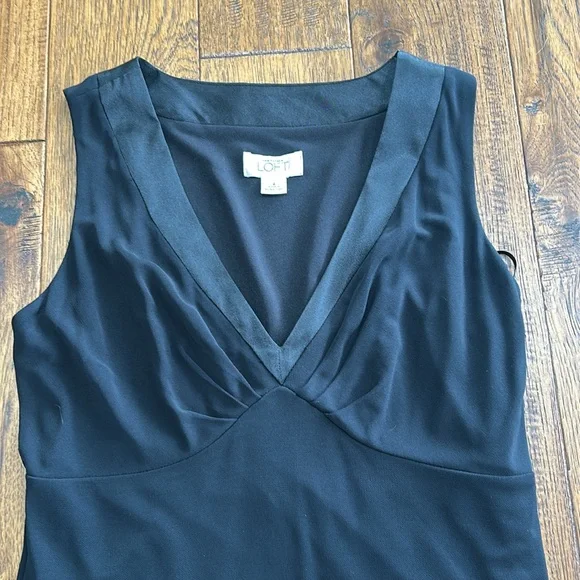 LOFT: Black V-Neck Midi Dress: Size 4 - Picture 4 of 9